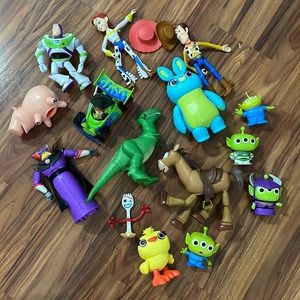 15 Toy Story figures